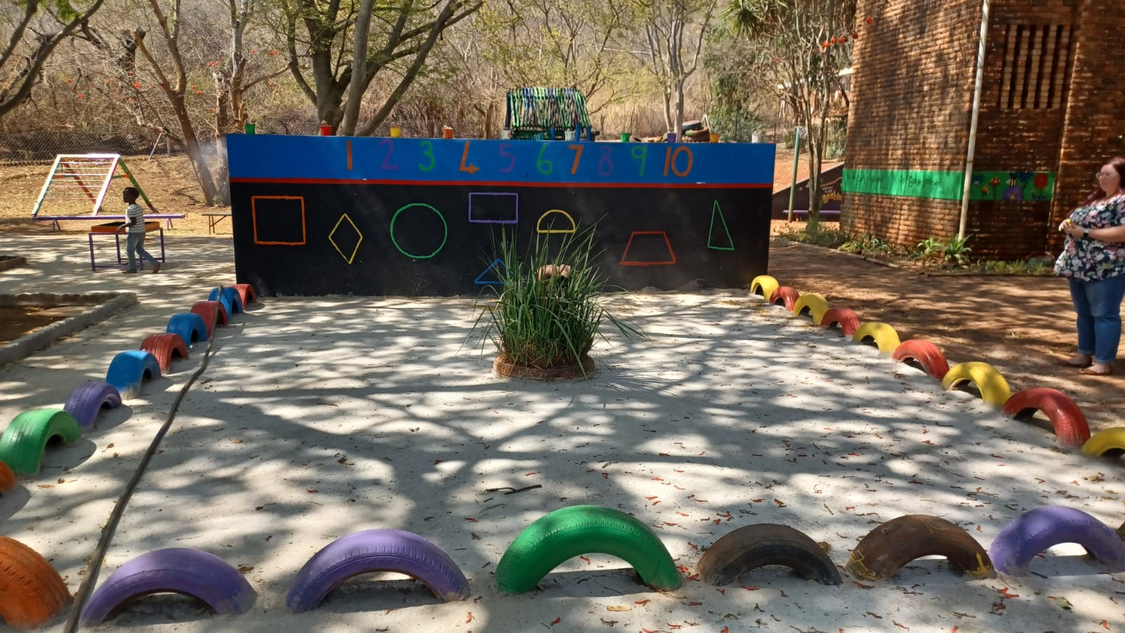 Clivia Primary School Image 1